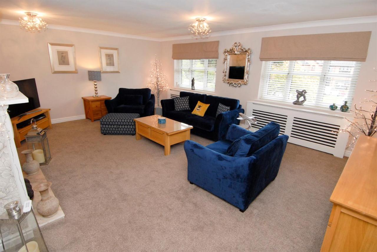 Wilmslow Airbnb Экстерьер фото