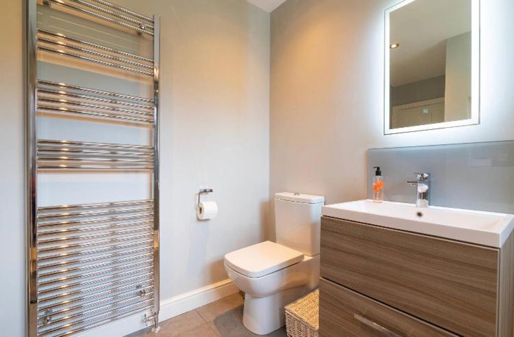 Wilmslow Airbnb Экстерьер фото