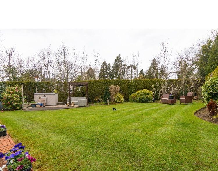 Wilmslow Airbnb Экстерьер фото
